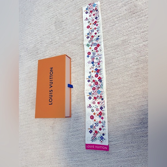 2025 Louis Vuitton takashi murakami bandeau scarf silk flower - Picture 1 of 4